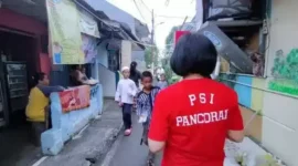 Keterangan foto : Kader PSI saat berinteraksi, Minggu (7/5/2023)