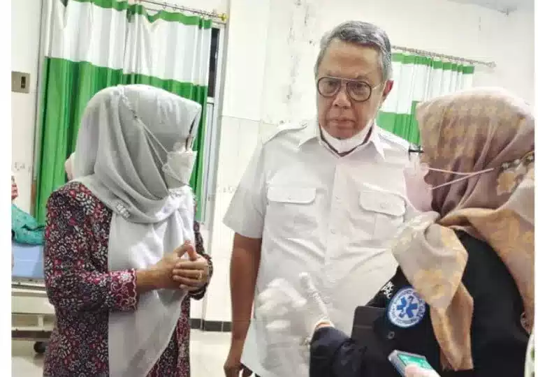 Tiba di Tegal, Benyamin Langsung Kunjungi Korban Kecelakaan Bus di RSUD dr. Soeselo Slawi I Teras Media