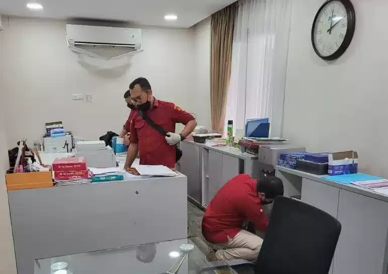 Tim Penyidik Kejagung RI Geledah Rumah Dinas dan Kantor Menkominfo Jhonny plate I Teras Media