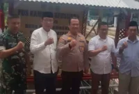 Keterangan Foto: Kompak Muspika Kecamatan Sepatan Resmikan Pos Kamling Bersuara di Desa Kayu Bongkok. Sabtu (20/5).