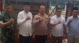 Keterangan Foto: Kompak Muspika Kecamatan Sepatan Resmikan Pos Kamling Bersuara di Desa Kayu Bongkok. Sabtu (20/5).