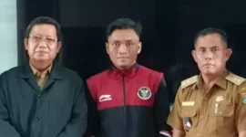 Foto : Dewan Pembina Bersama Ketua KOK Rajeg Apresiasi Atlet Adi Darmawan Laksono Peraih Medali Emas.