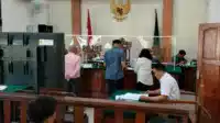 Ketua PN Parigi Moutong Dampingi Istri Sidang Perkara di Bali Jadi Sorotan I Teras Media