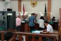 Keterangan foto : Viral di media sosial tentang adanya pendampingan kasus dari istri seorang hakim yang bertugas di sebuah Pengadilan Negeri (PN) Sulawesi Tengah (Sulteng) saat mengikuti sidang Praperadilan di dalam ruang PN Denpasar Bali, Rabu (14/6/2023)