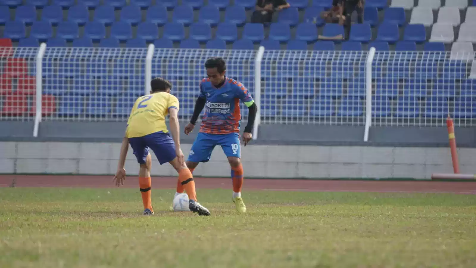 Tim Sepak Bola Kelurahan Cimone Libas Tim Sepak Bola Karang Sari 2-1 I Teras Media