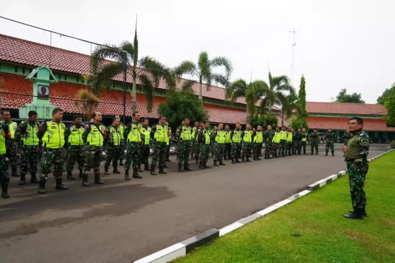 Keterangan foto : Komandan Korem (Danrem) 064/Maulana Yusuf, Brigjen TNI Tatang Subarna Berikan Arahan Di Kodim 0602/Serang, (Selasa, 6/6/2023) 