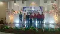 Hadiri Wisuda di SMPN 3 Teluknaga, Kholid Ismail Disambut Gembira Oleh Guru dan Wali Murid I Teras Media