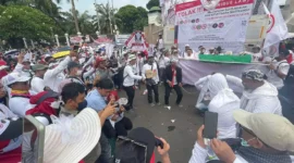 Foto: Aksi Damai Berbagai Cabang Daerah IDI Minta RUU Kesehatan Distop.