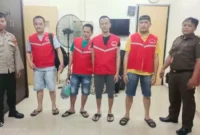 Keterangan foto : Kejaksaan Agung melalui tim jaksa eksekutor Kejaksaan Negeri Jakarta Barat telah mengeksekusi lima terdakwa kelompok sindikat pengedar narkoba jenis shabu, Sabtu (10/6/2023)