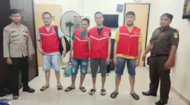 Keterangan foto : Kejaksaan Agung melalui tim jaksa eksekutor Kejaksaan Negeri Jakarta Barat telah mengeksekusi lima terdakwa kelompok sindikat pengedar narkoba jenis shabu, Sabtu (10/6/2023)
