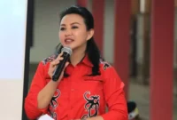 Keterangan foto : Bupati Landak Periode 2017-2022, Karolin Margret Natasa meminta Panglima TNI untuk mengusut tuntas kasus penusukan DPT, warga Kecamatan Jleimpo Kabupaten Landak yang ditusuk oleh oknum anggota TNI di trotoar Jalan Kramat Raya, Senen, Jakarta pada Kamis (8/6/2023)