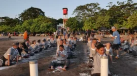 Keterangan foto : Bapas kelas II Subang laksanakan latihan fisik di pantai Pangandaran, (Senin, 12/6/2023) 