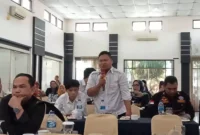 Keterangan Poto: Encep Agustiana ketua kerapatan Indonesia Tanah air kabupaten Pandeglang di acara pembekalan dan pemberdayaan ormas oleh Kesbangpol Pemprov Banten.