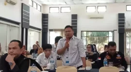 Keterangan Poto: Encep Agustiana ketua kerapatan Indonesia Tanah air kabupaten Pandeglang di acara pembekalan dan pemberdayaan ormas oleh Kesbangpol Pemprov Banten.