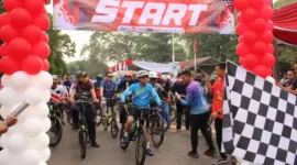 Keterangan foto : Petugas Bapas Subang Menaiki Sepeda Ikuti Kegiatan Gowes Silaturahmi, (Jum'at, 16/6/2023) 