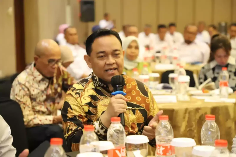 Foto: Kepala Kantor Wilayah Badan Pertanahan Nasional Provinsi Banten (Kakanwil BPN Banten), Sudaryanto hadir menjadi salah satu narasumber kegiatan Rapat Koordinasi Program Tematik Sektor Pertanahan Tahun 2023 di Wilayah Banten yang diselenggarakan oleh KPK.