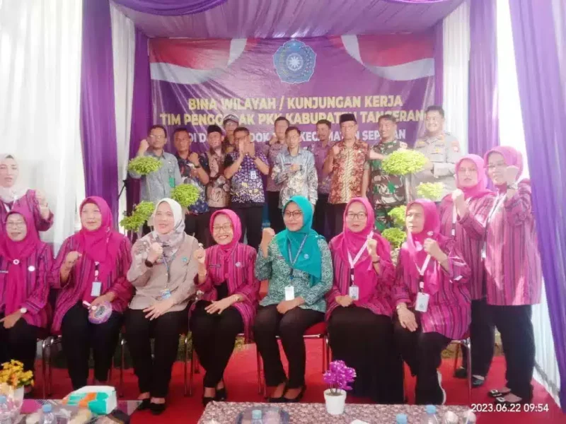 Ketua TP PKK Kabupaten Tangerang Tinjau Program PKK di Desa Pondok Jaya