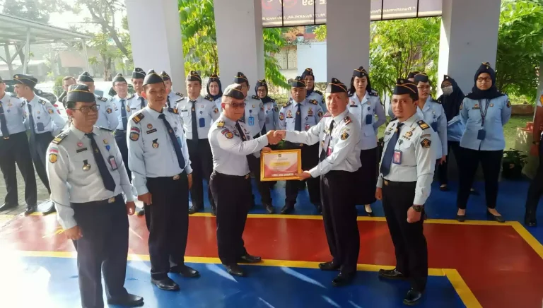 Bapas subang Bapas Subang Laksanakan Apel Pagi Rutin I Teras Media