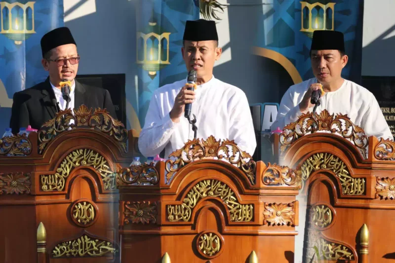 Keterangan foto : Kepala Lembaga Pemasyarakatan Cirebon Kadiyono Rayakan Hari Raya Idul Adha 1444 H Bersama Warga Binaan Pemasyarakatan, (Kamis, 29/6/2023) 