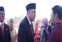 Foto: Bupati Zaki mendapatkan penghargaan tanda kehormatan Satyalencana Wira Karya karena dinilai berjasa dalam bidang pertanian melalui program Tangerang Mandiri Tahan Pangan (MANTAP)