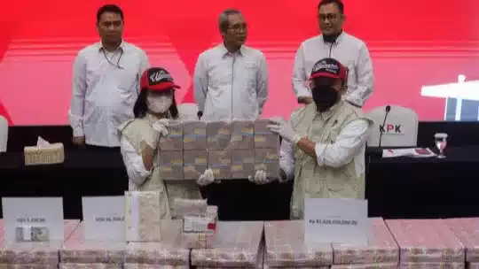 KPK Sita Uang Tunai Miliaran Kasus Korupsi Gubernur Papua I Teras Media