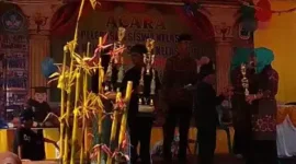 Keterangan poto : Suasana Khiat dan Penuh Haru, saat Kepala SDN 2 Pasindangan Melepas 28 Siswa yang Lulus ( 21/6/2023 )