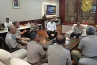 Keterangan foto : Kapolda Banten Irjen Pol Prof. Dr. Rudy Heriyanto menerima kunjungan silaturahmi Kakanwil BPN Provinsi Banten dan Kakanwil BPN Provinsi Jawa Barat di ruang kerja Kapolda Banten pada Senin (05/06).