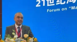 Foto: Bupati Zaki menjadi keynote speaker dalam Forum Marine Economy and Dual Carbon Strategi of 21st Century Maritime Cooperation Committee yang digelar di Fuzhou Strait International Conference & Exhibition Center, Fuzhou, Cina, Jumat (2/6/23).