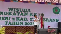 Camat Sepatan Sampaikan Pesan Kepada Wisudawan di SMKN 2 Kabupaten Tangerang I Teras Media