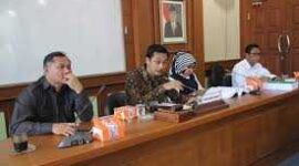 Keterangan foto : Ketua Fraksi Partai Gerindra DPRD Pandeglang Erin Fabian mendukung langkah Badan Pangan Nasional (Bapanas) melalui Bulog yang memberikan bantuan beras Cadangan Pangan Pemerintah (CPP) tersebut kepada masyarakat, Rabu (28/6/2023)