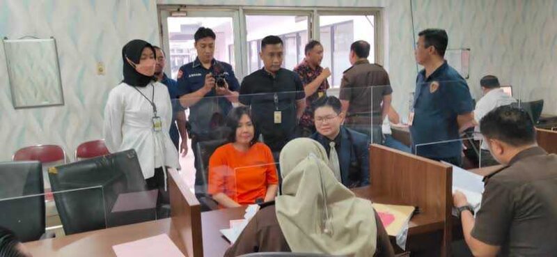 Keterangan foto : Jaksa Penuntut Umum (JPU) menuntut terdakwa Natalia Rusli selama satu tahun dan tiga bulan pidana penjara, Selasa (6/6/2023)