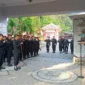 Keterangan foto : Kepala Kantor wilayah Kementerian Hukum dan HAM R. Andika Dwi Prasetya Pimpin Apel Pagi di Lapas Cirebon, (Rabu, 5/7/2023) 
