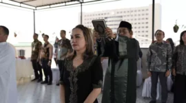 Keterangan foto : Pada prosesi pelantikan dan pengambilan sumpah ini turut hadir pula Pejabat Struktural Kantor Pertanahan Kota Administrasi Jakarta Pusat dan Ketua beserta Pengurus IPPAT Jakarta Pusat, Jumat (21/7/2023)
