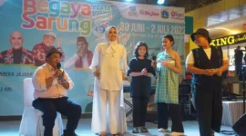 Keterangan foto : Kegiatan bertajuk ‘Begaya Sarung’ turut memeriahkan Perayaan HUT Kota Jakarta ke 496. 'Begaya Sarung
