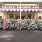 Keterangan foto : Kasdim 0601/Pandeglang Bersama dengan anggota kodim memeberikan Kejutan Berupa nasi tumpeng Mapolres Pandeglang, (Senin, 3/7/2023) 