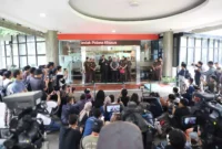 Keterangan foto : Menteri Pemuda dan Olahraga Dito Ariotedjo tiba di Gedung Bundar Jaksa Agung Muda Pidana Khusus, Kejaksaan Agung, Jakarta, Senin (3/7/2023)
