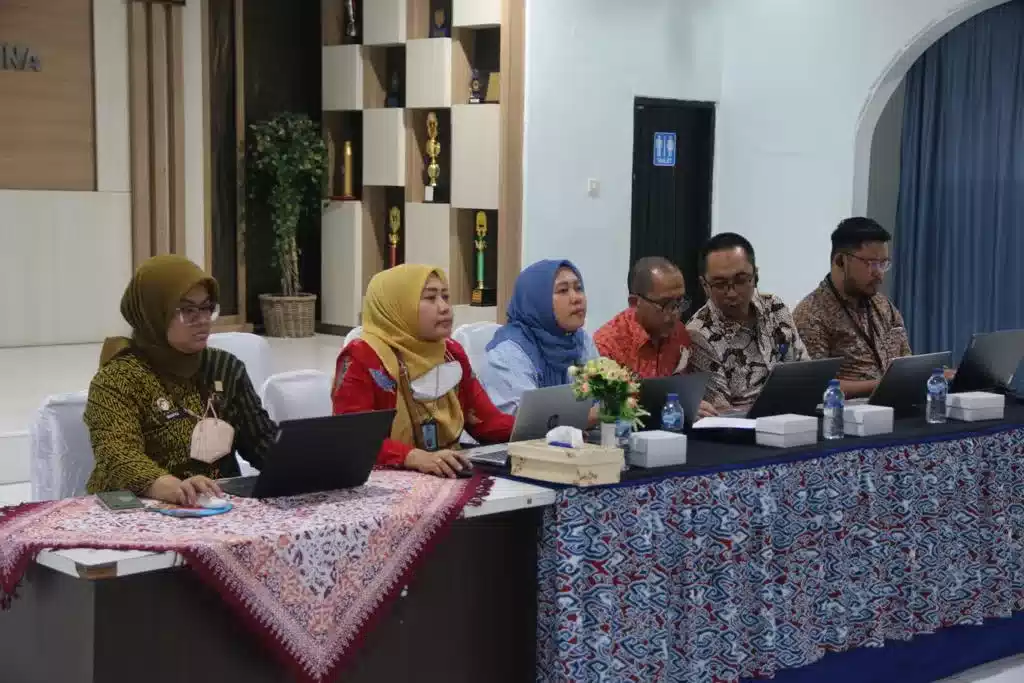 Tim Monitoring dan Evaluasi ZI Inspektorat Jenderal Kumham Lakukan Monev di Lapas Cirebon I Teras Media