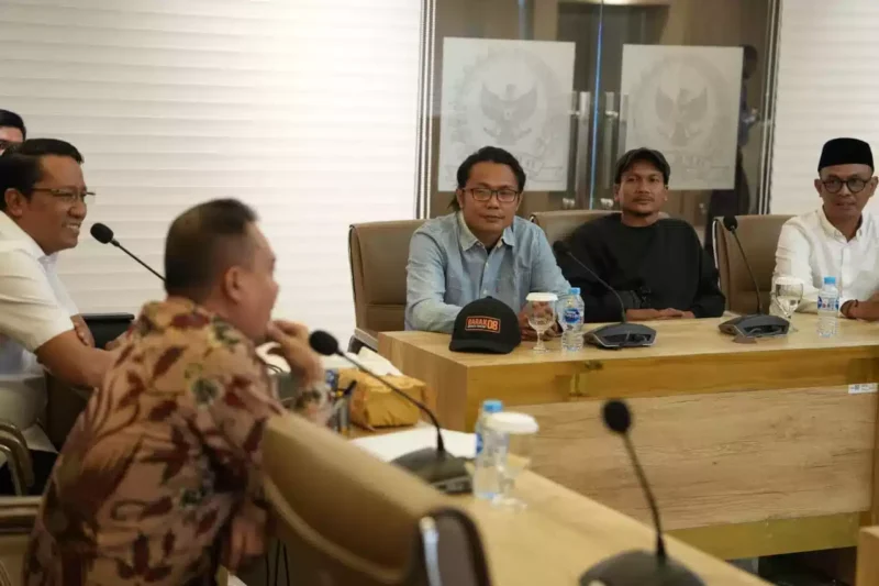 Keterangan foto : Barisan Rakyat (BARAK) 08 diterima oleh Sufmi Dasco Ahmad selaku Ketua DPP Gerindra di Gedung DPR, Senayan, Jakarta, Selasa (12/7/2023)