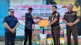 Keterangan foto : Kepala Kejaksaan Negeri Kota Malang Edy Winarko melalui Kasi Intelijen Eko Budisusanto menyampaikan bahwa dalam rangka memperingati Hari Bhakti Adhyaksa ke-63 dan ulang tahun Ikatan Adhyaksa Dharmakarini (IAD) yang ke-23.