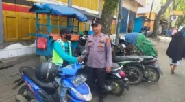 Keterangan foto : Anggota Polsek Rangkasbitung Cek parkiran di Pasar Rangkasbitung, (Senin, 17/7/2023) 