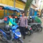 Keterangan foto : Anggota Polsek Rangkasbitung Cek parkiran di Pasar Rangkasbitung, (Senin, 17/7/2023) 