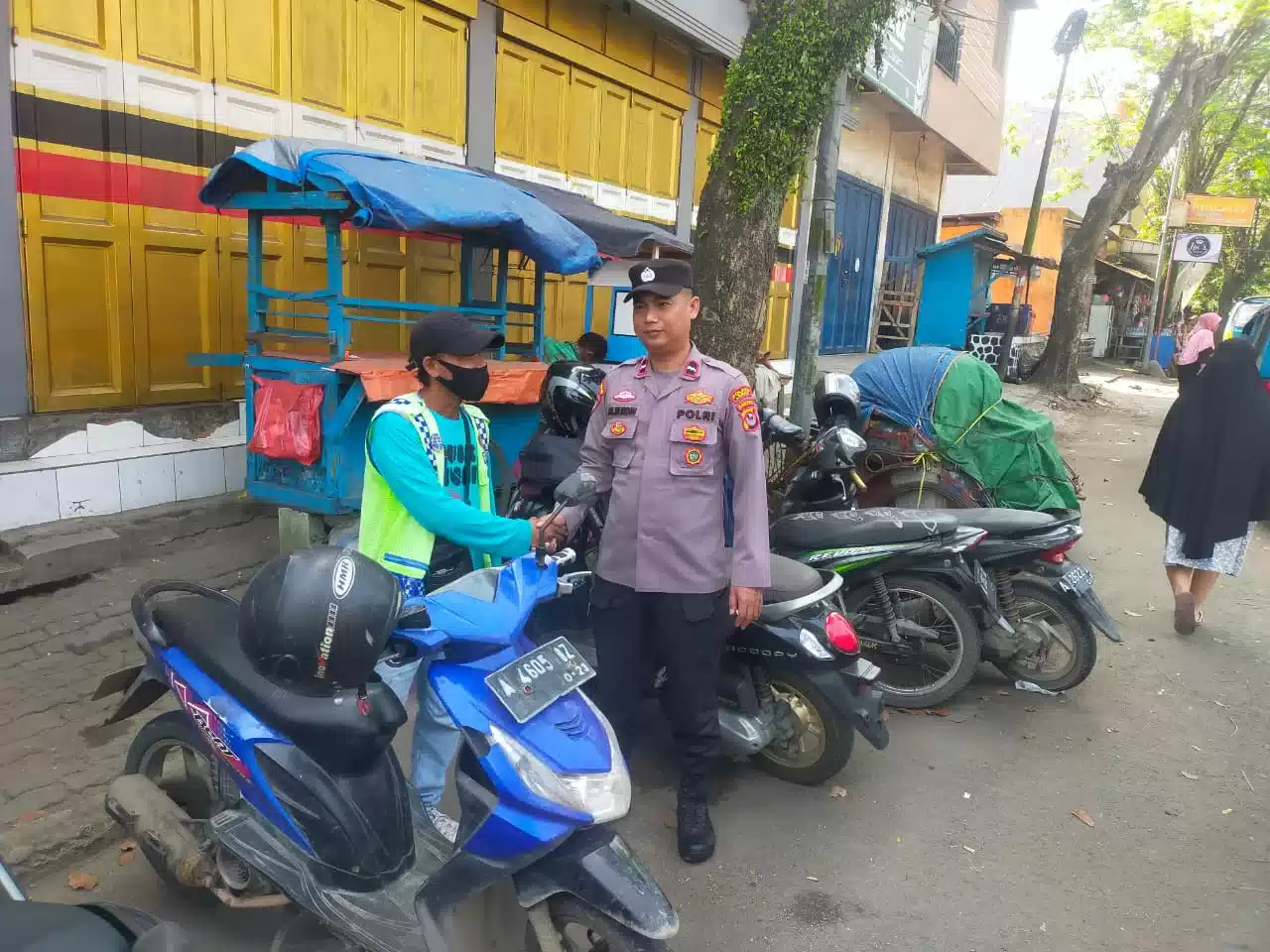 Anggota Polsek Rangkasbitung Polres Lebak Cek Parkiran Di Pasar Rangkasbitung I Teras Media