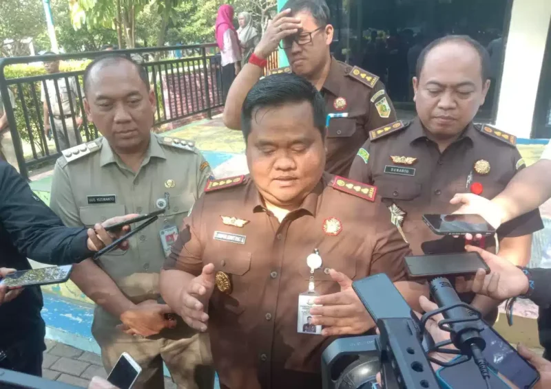 Keterangan foto : Kejaksaan Negeri (Kejari) bersama Wali Kota Jakarta Barat (Jakbar) meresmikan rumah Restorative Justice (RJ) di Ruang Publik Terpadu Runah Anak (RPTRA) bilangan Kembangan, Jakarta Barat, pada Senin (17/7/2023).