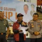 Keterangan foto : Kepala Kejaksaan Tinggi (Kejati) Sulawesi Selatan (Sulsel) Leonard Eben Ezer Simanjuntak menutup Kejuaraan Nasional (Kejurnas) Karate Antardojo Gojukai bertajuk “Jaksa Agung Cup I Tahun 2023” di JK Arenatorium Gelanggang Olahraga (GOR) Universitas Hasanuddin di Tamalanrea Makassar, Sulsel, Selasa, 18/7/2023.