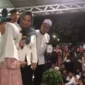 Keterangan foto : Teh Camel menyambut tahun baru Hijriah di Cilendek, Kota Bogor dengan Pawai Obor pada Selasa (19/7/2023)