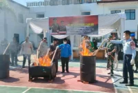 Keterangan foto : Kejaksaan Negeri Cianjur Musnahkan Barang Bukti Tindak Pidana dengan Cara Dibakar, (Kamis, 20/7/2023)