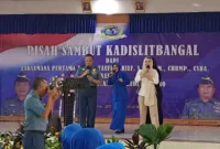 Keterangan foto : Teh Camel atau HJ. Camelia Panduwinata memeriahkan pisah sambut Kadislitbang TNI AL, (Kamis, 20/7/2023)