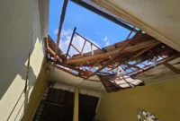 Keterangan foto : Rumah anggotanya, Yuli yang ambruk lantaran sudah dimakan usia, Senin (24/7/2023)