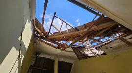 Keterangan foto : Rumah anggotanya, Yuli yang ambruk lantaran sudah dimakan usia, Senin (24/7/2023)