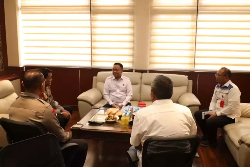Keterangan foto : Kapolda Banten Irjen Pol Prof. Dr. Rudy Heriyanto menerima kunjungan silaturahmi Kakanwil Kumham Provinsi Banten Bapak Sudaryanto di ruang kerja Kapolda Banten pada Rabu (26/07)